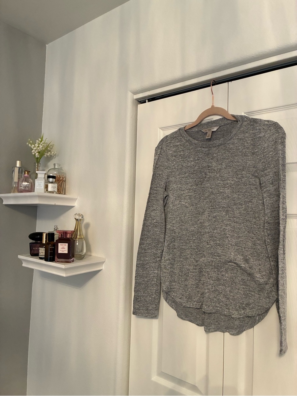 Banana Republic Gray Heather Long Sleeve Crewneck Top